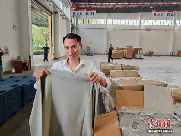 兆富配资 （活力中国调研行）江苏常熟“市采通”平台助力 “小商户”轻松“卖全球”
